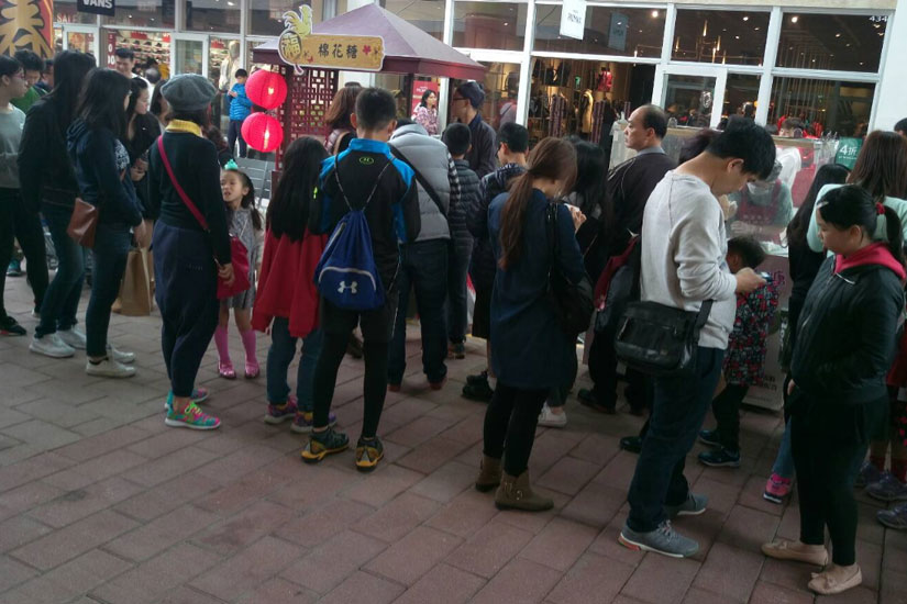 �خ��W�~��-�A��~���֭�H�󬡰�